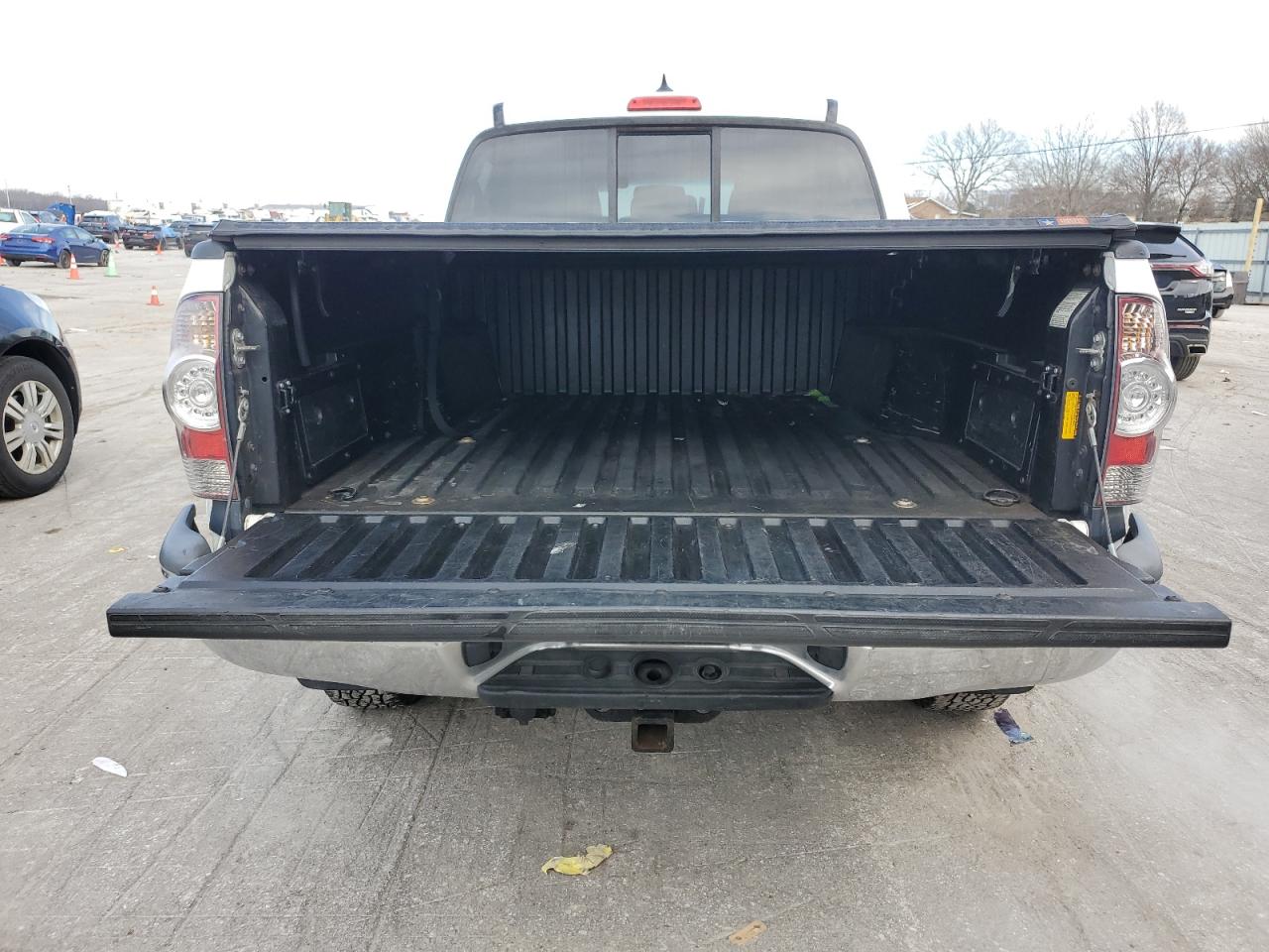 2015 Toyota Tacoma - Image 6