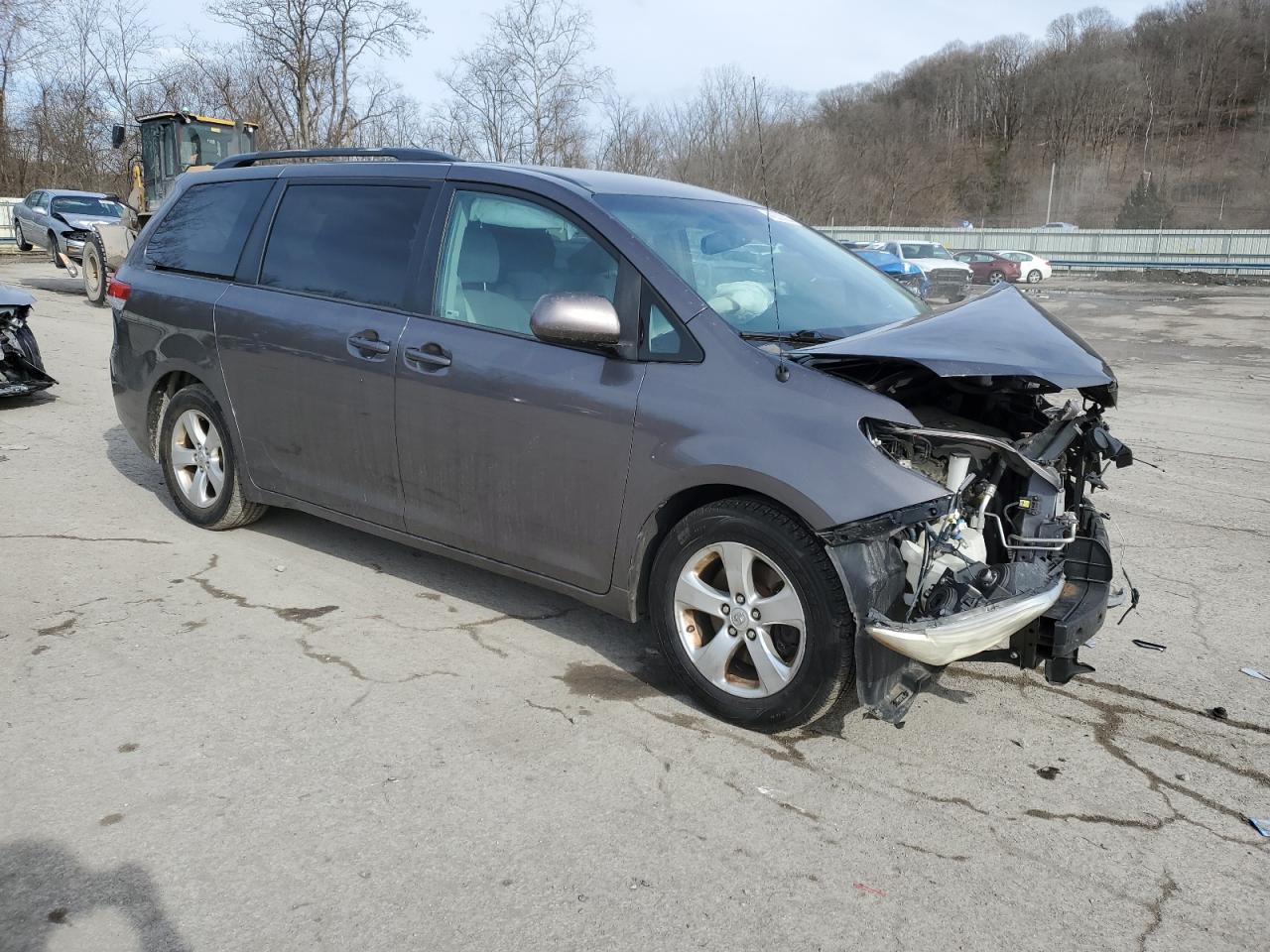 2013 Toyota Sienna - Image 4