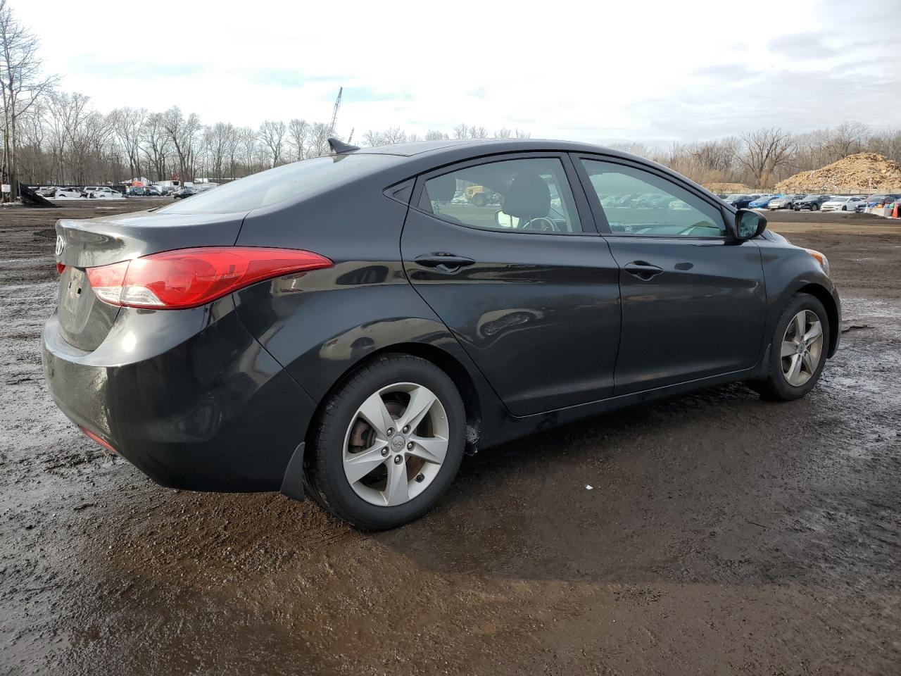 2013 Hyundai Elantra - Image 3
