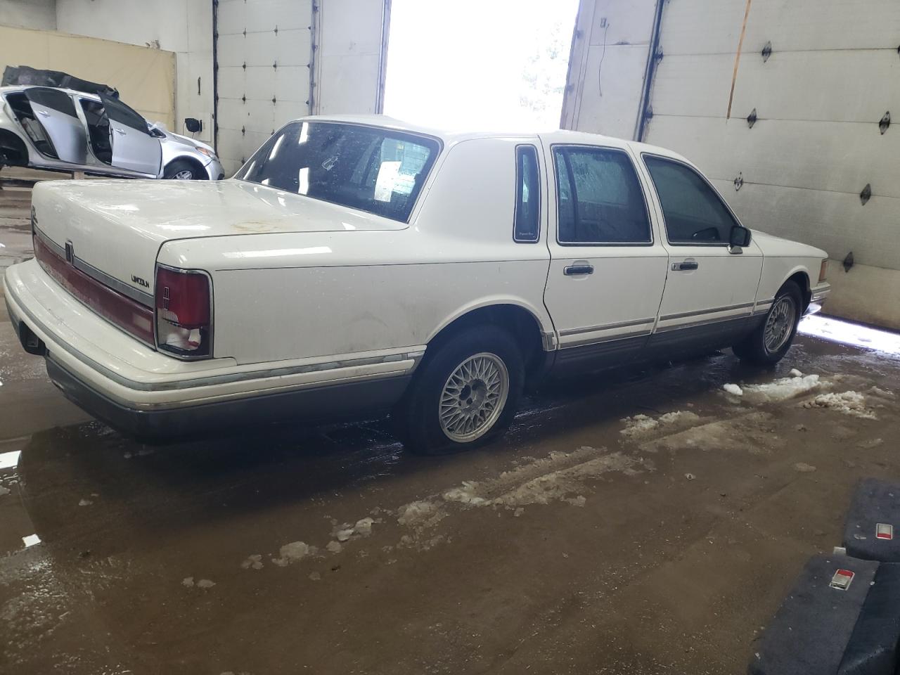 1994 Lincoln Town Car - Image 3