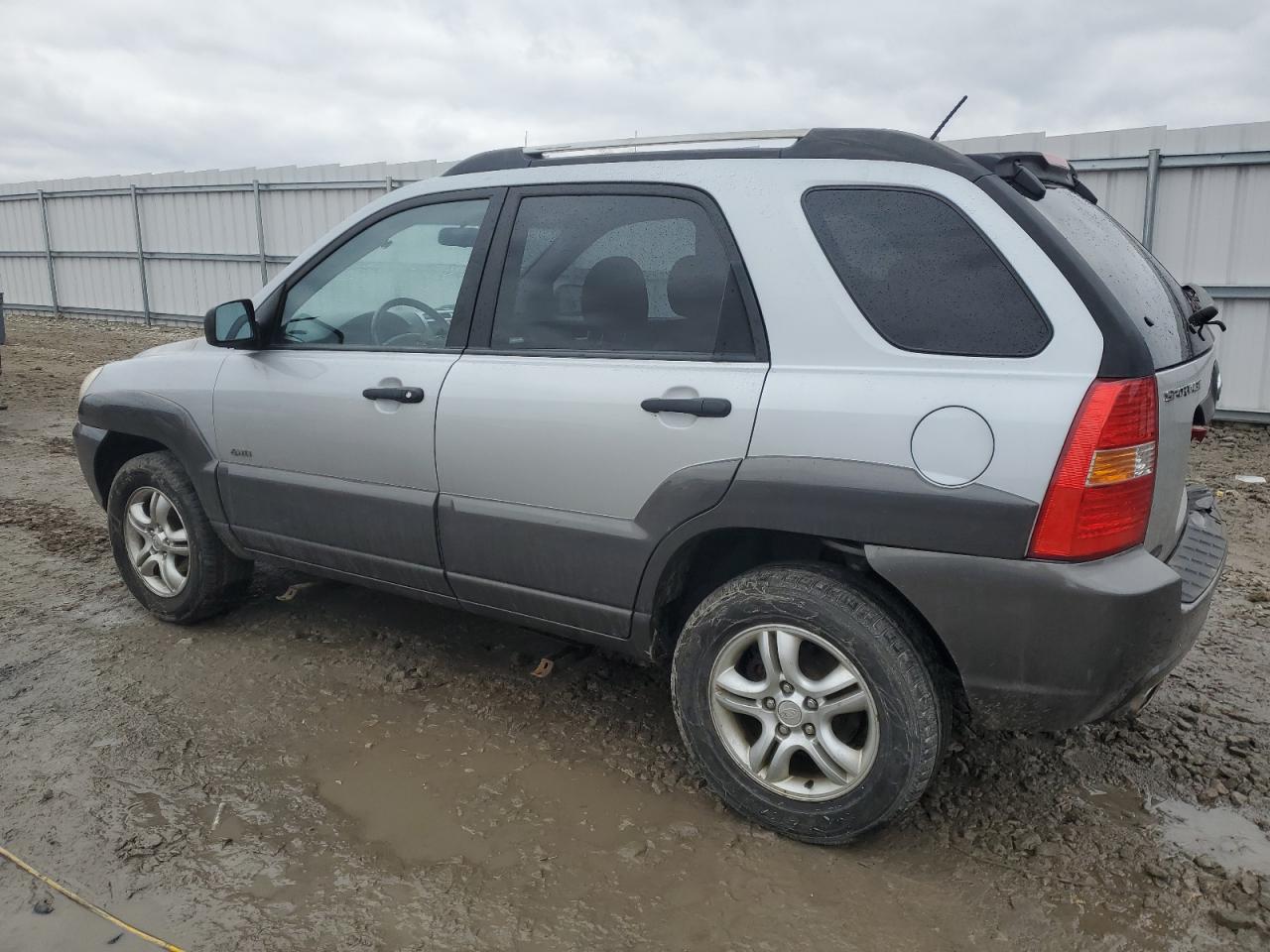 2006 Kia Sportage - Image 2