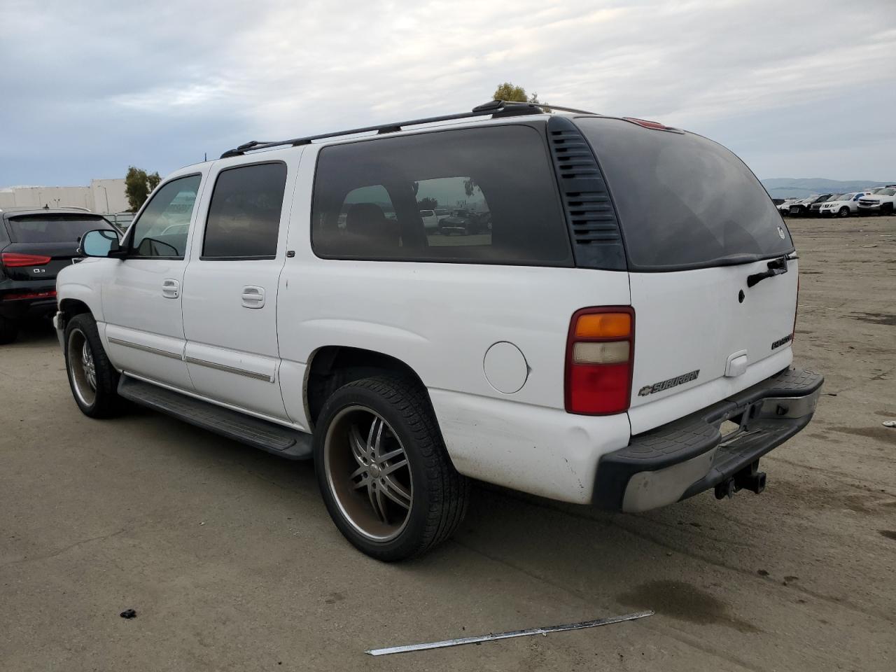 2002 Chevrolet Suburban - Image 2