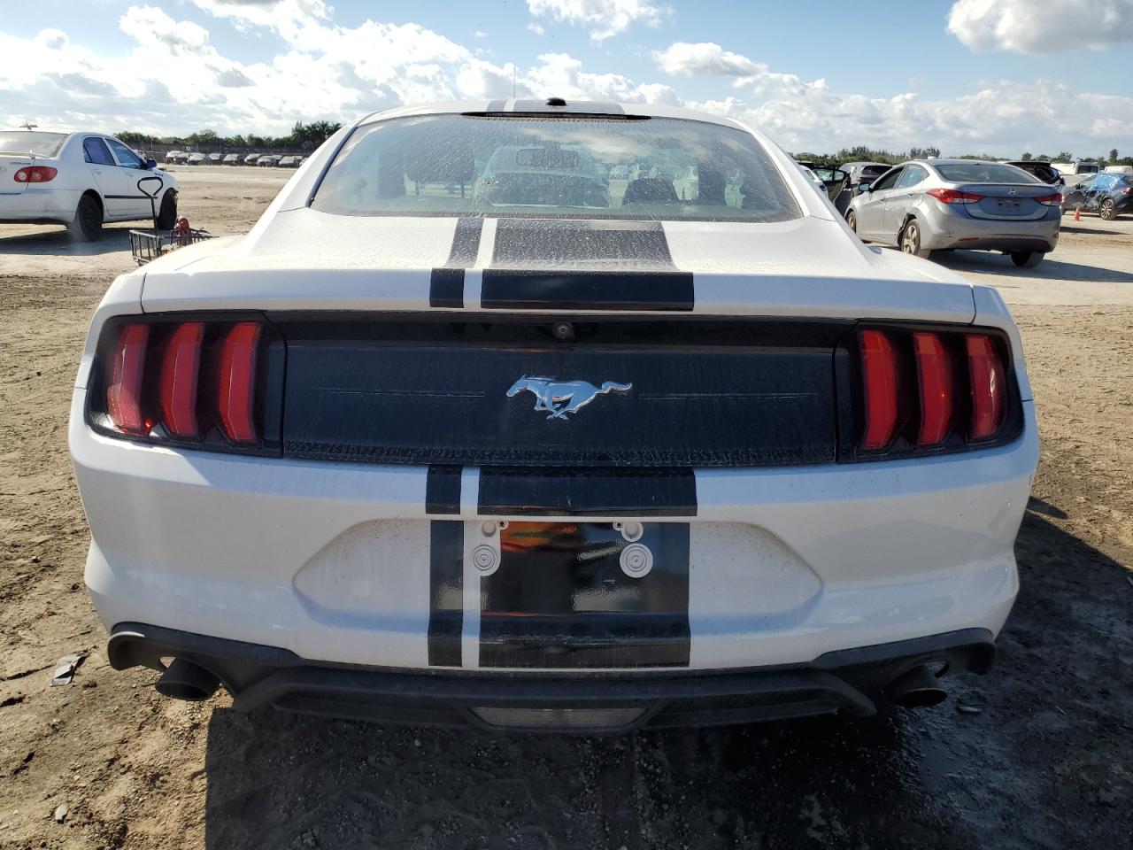 2019 Ford Mustang - Image 6