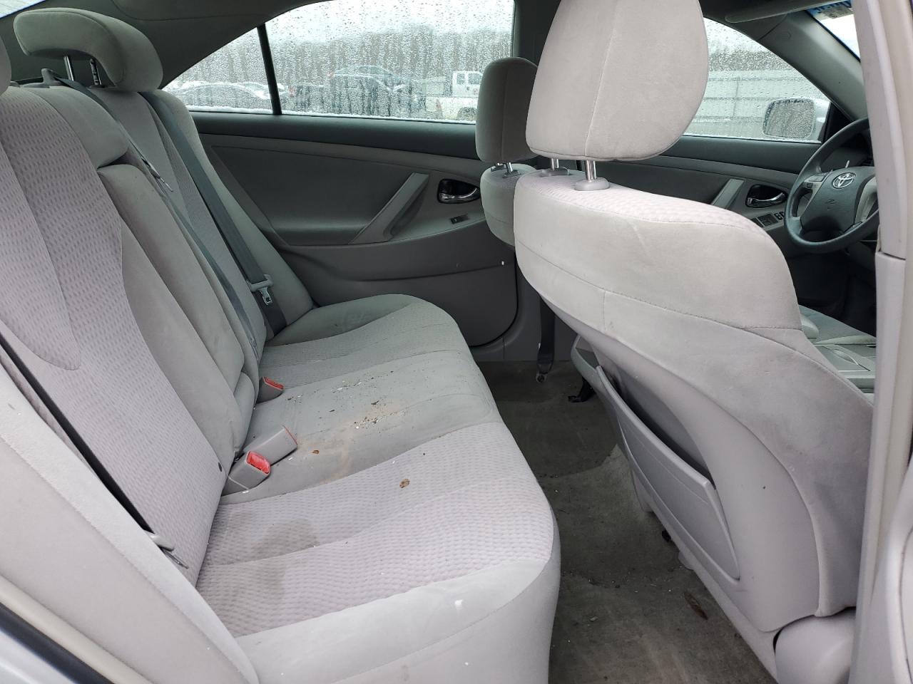2010 Toyota Camry - Image 10