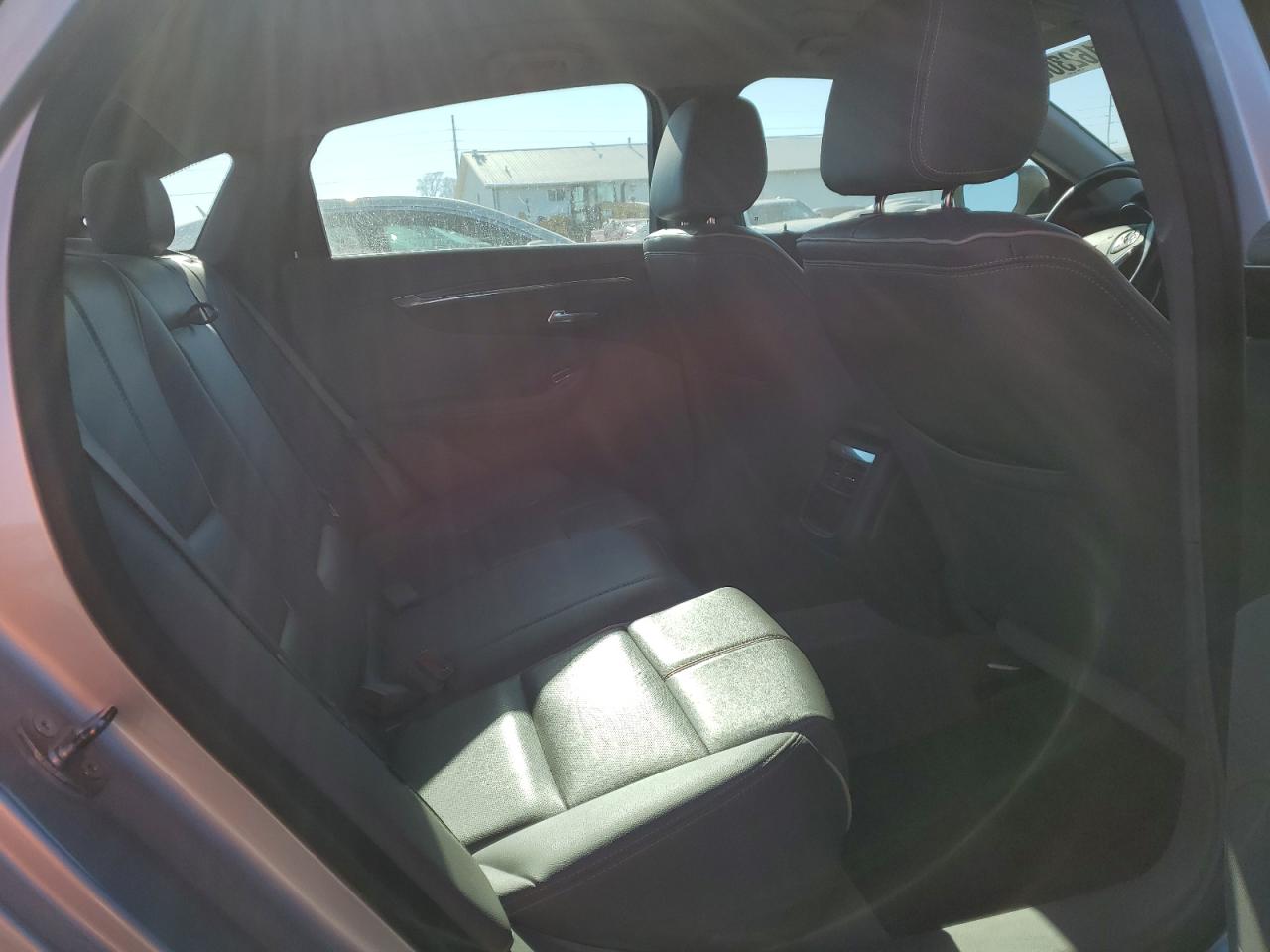 2015 Chevrolet Impala - Image 10