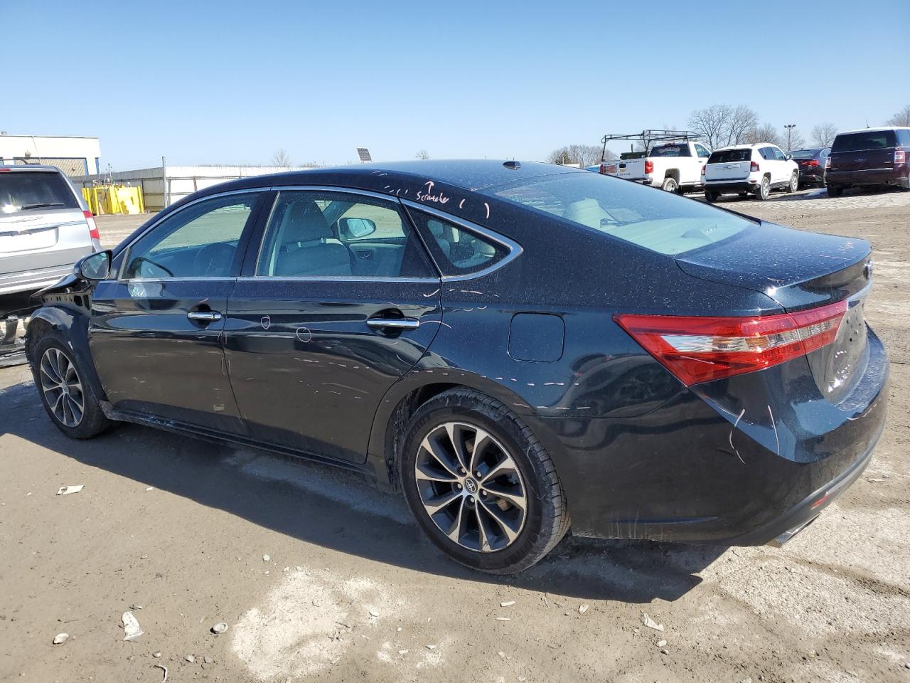 2017 Toyota Avalon - Image 2