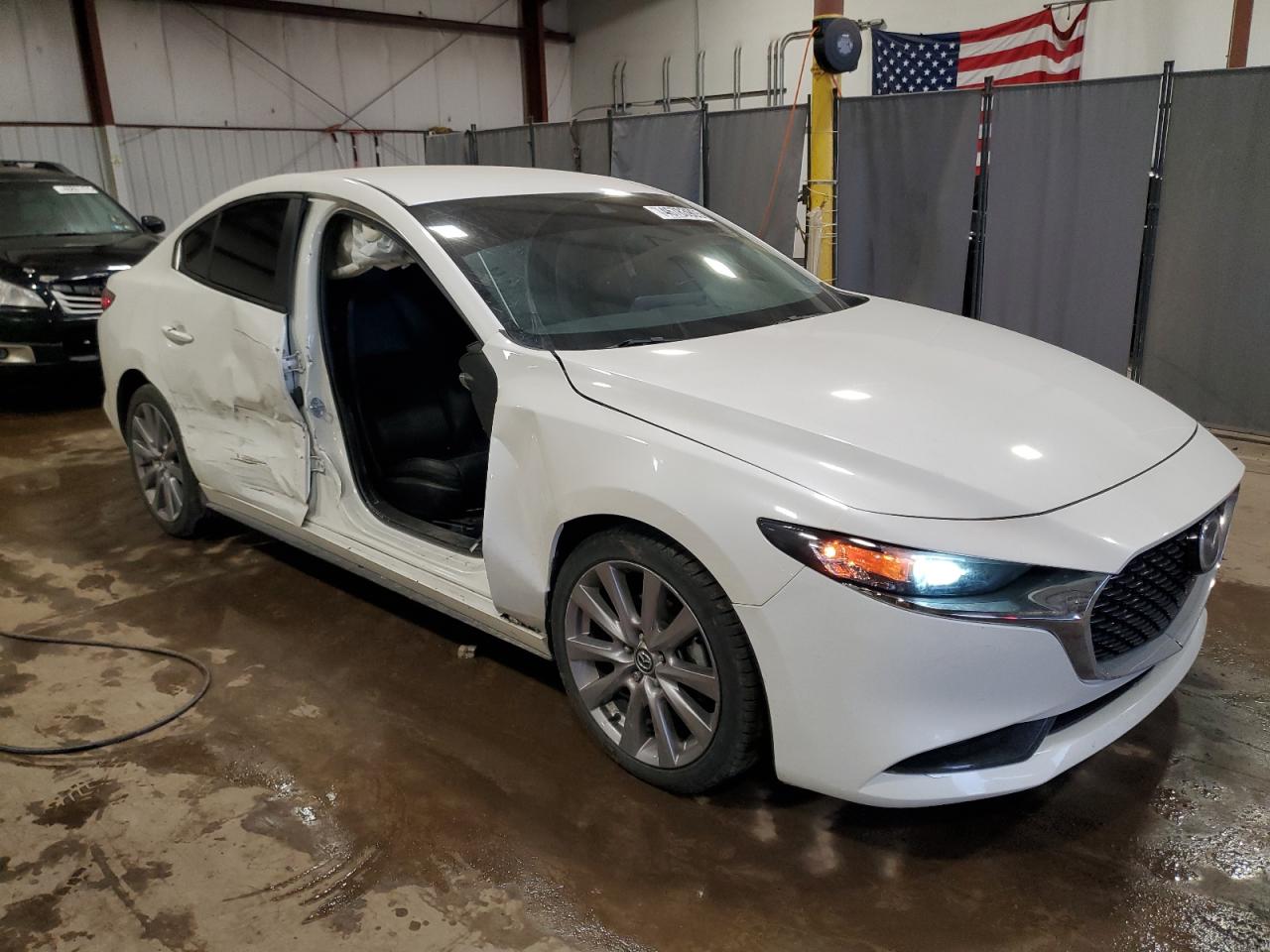 2019 Mazda 3 - Image 4