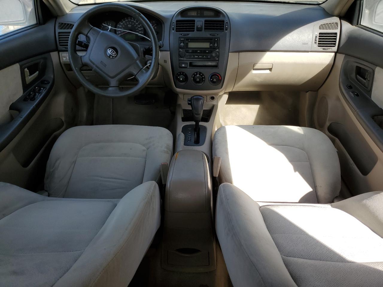 2005 Kia Spectra - Image 8