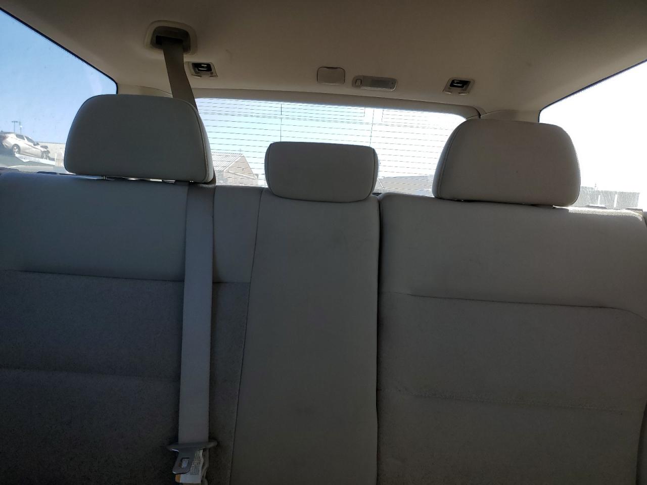 2009 Subaru Outback - Image 10
