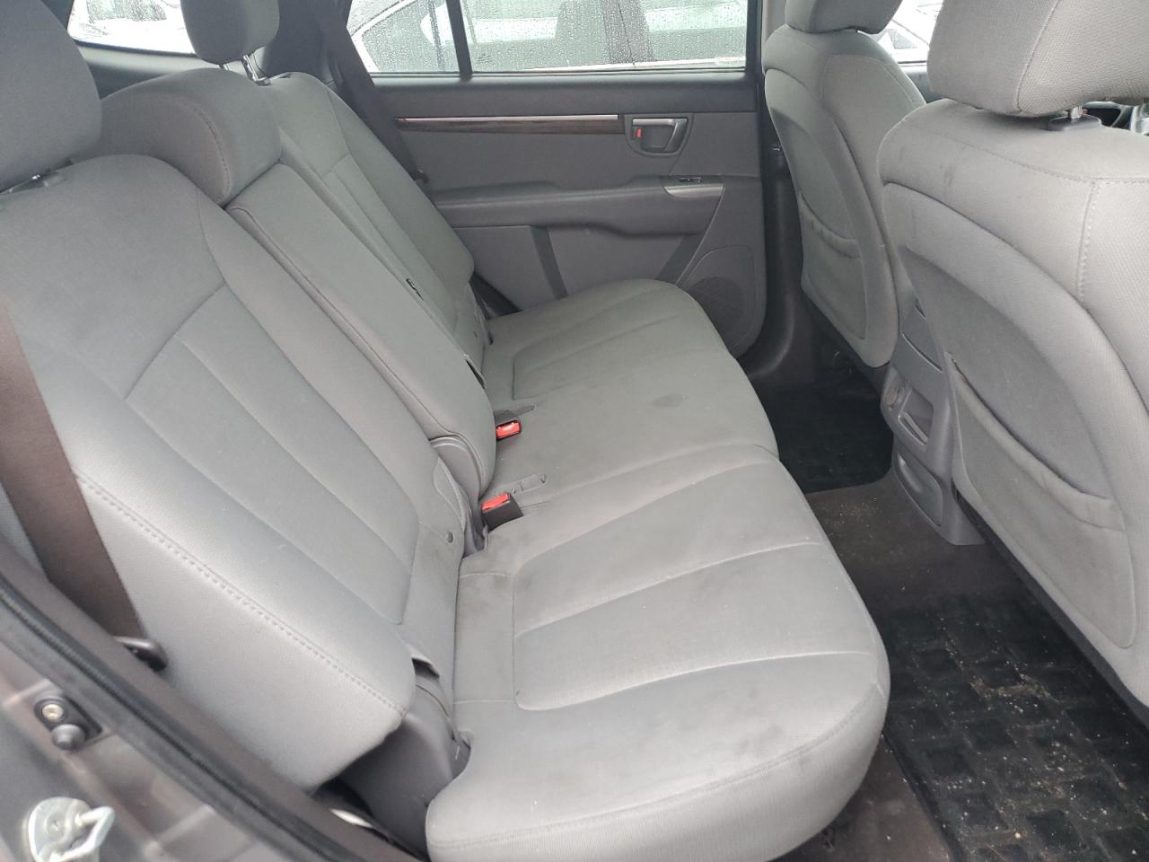 2010 Hyundai Santa Fe - Image 11