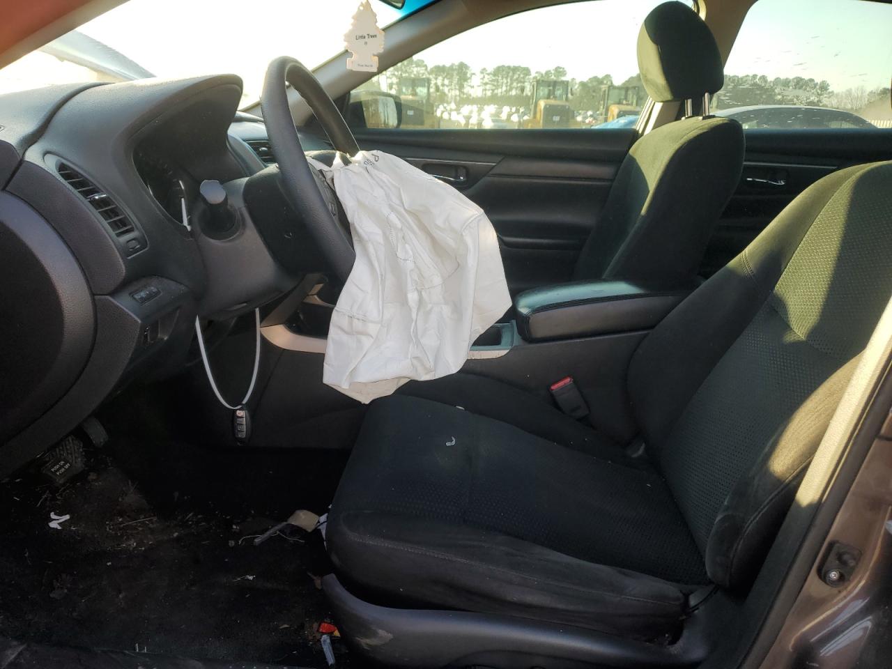 2015 Nissan Altima - Image 7