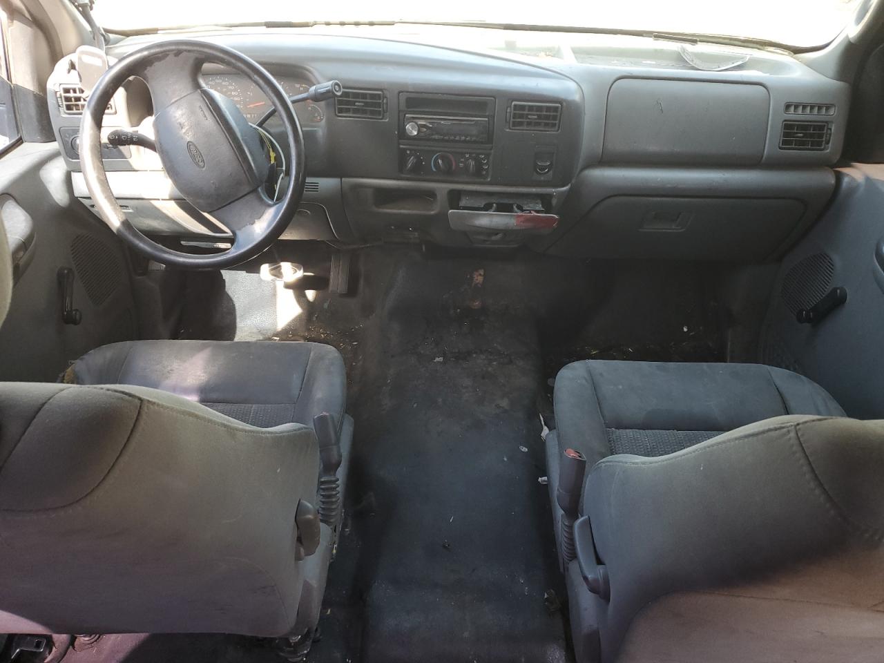 2002 Ford F250 - Image 8