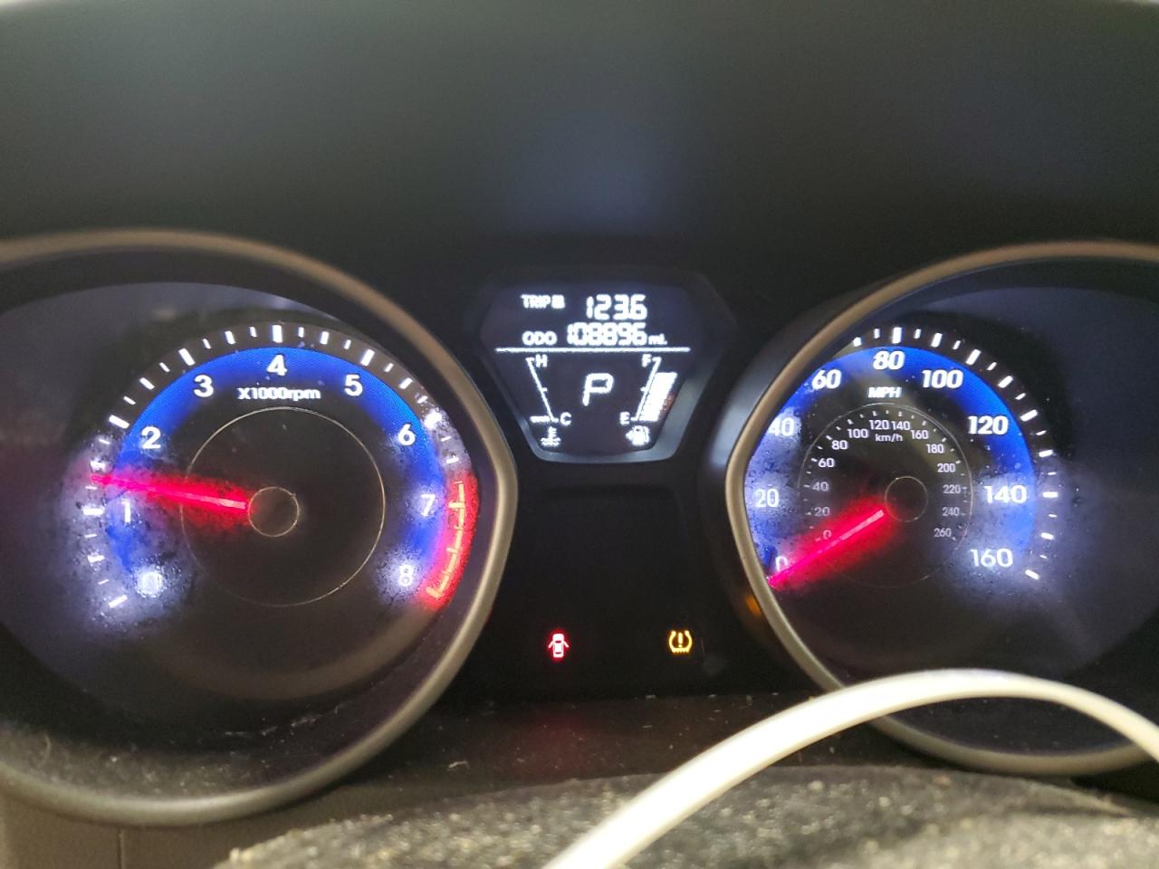2013 Hyundai Elantra - Image 9
