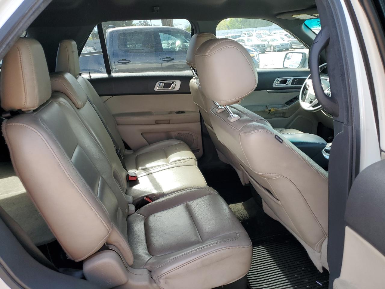 2011 Ford Explorer - Image 11