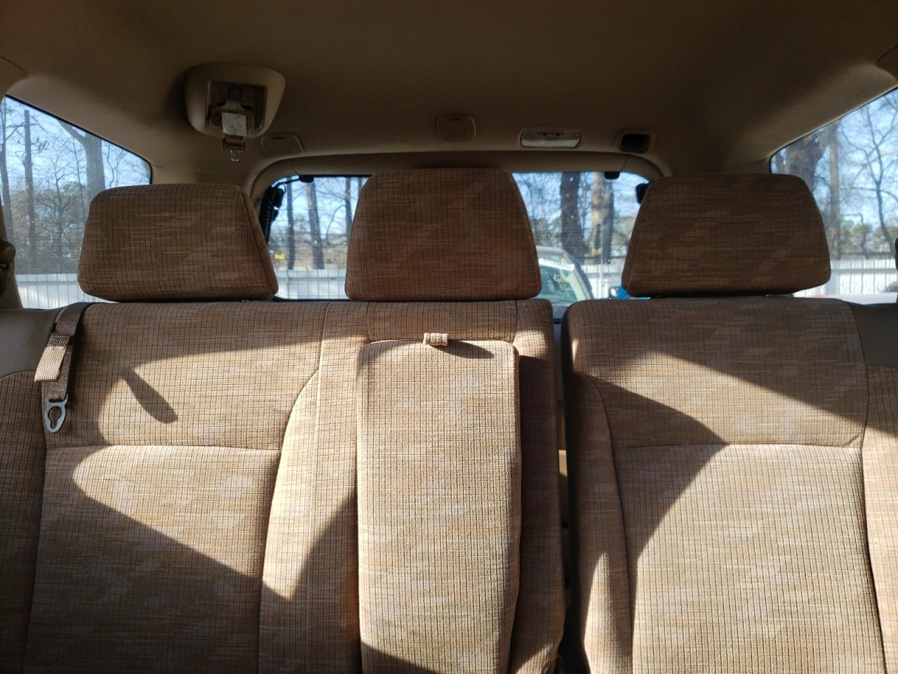 2004 Honda CR-V - Image 10