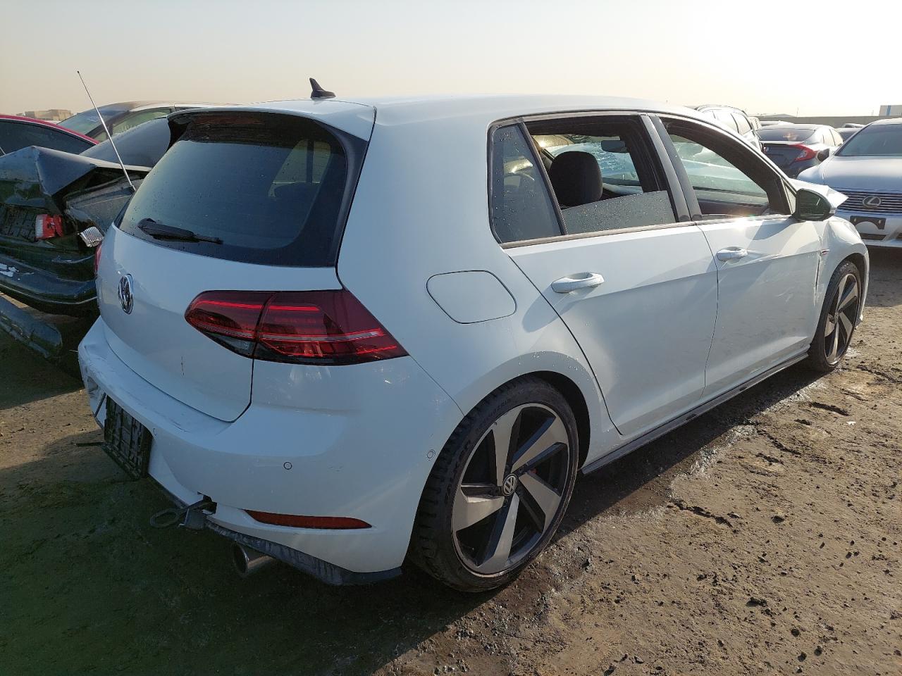 WVWFL2AU6JW077677 - 2018 Volkswagen Golf - #44659065