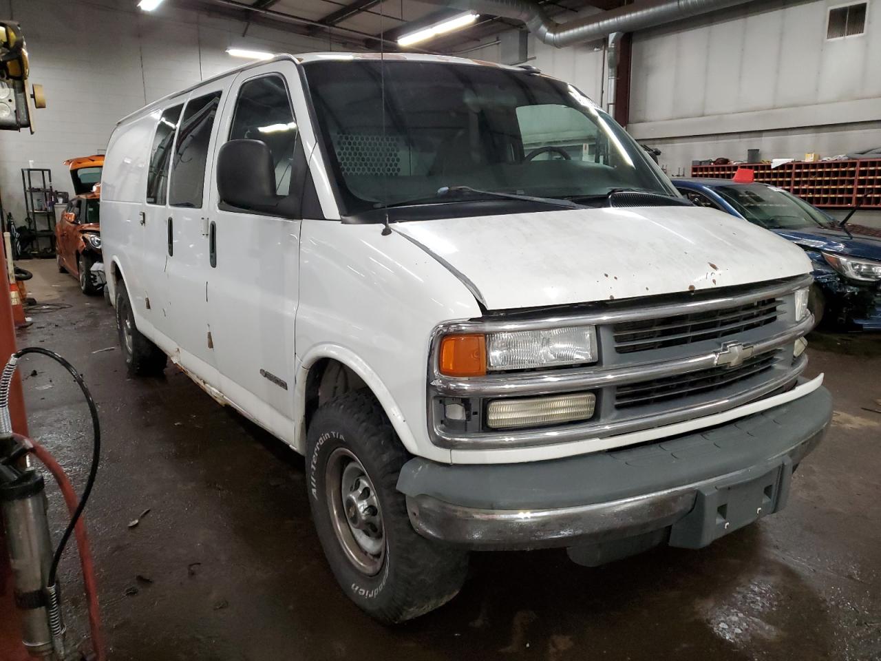 2002 Chevrolet Express - Image 4