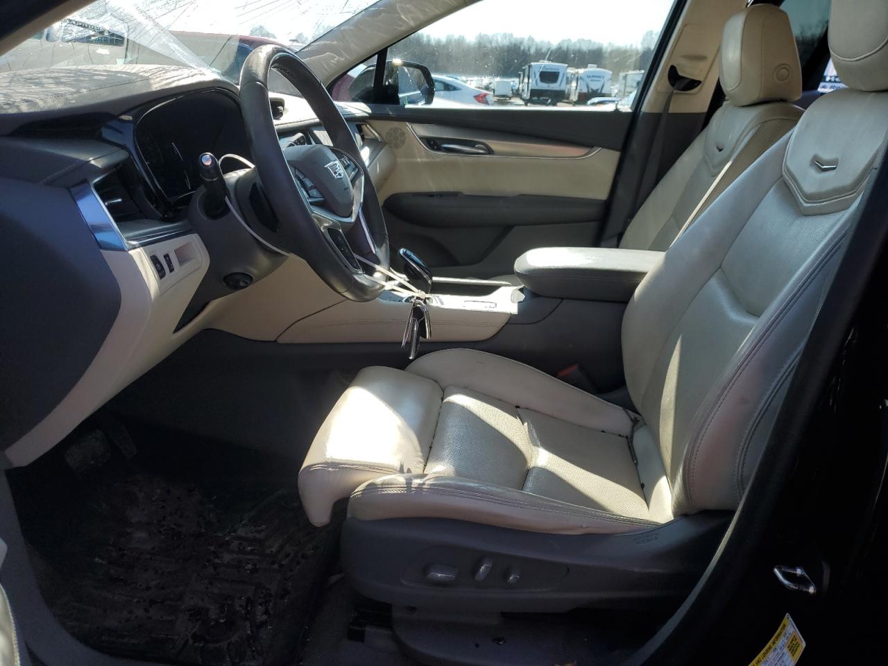 2017 Cadillac XT5 - Image 7