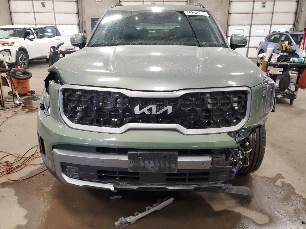 2023 Kia Telluride - Image 5