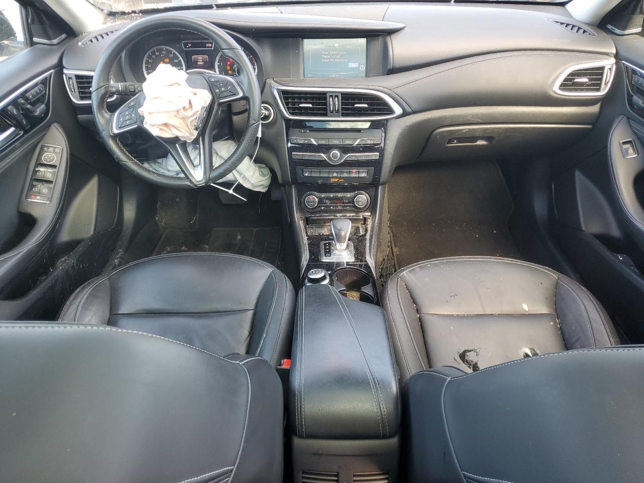 2018 Infiniti QX30 - Image 8