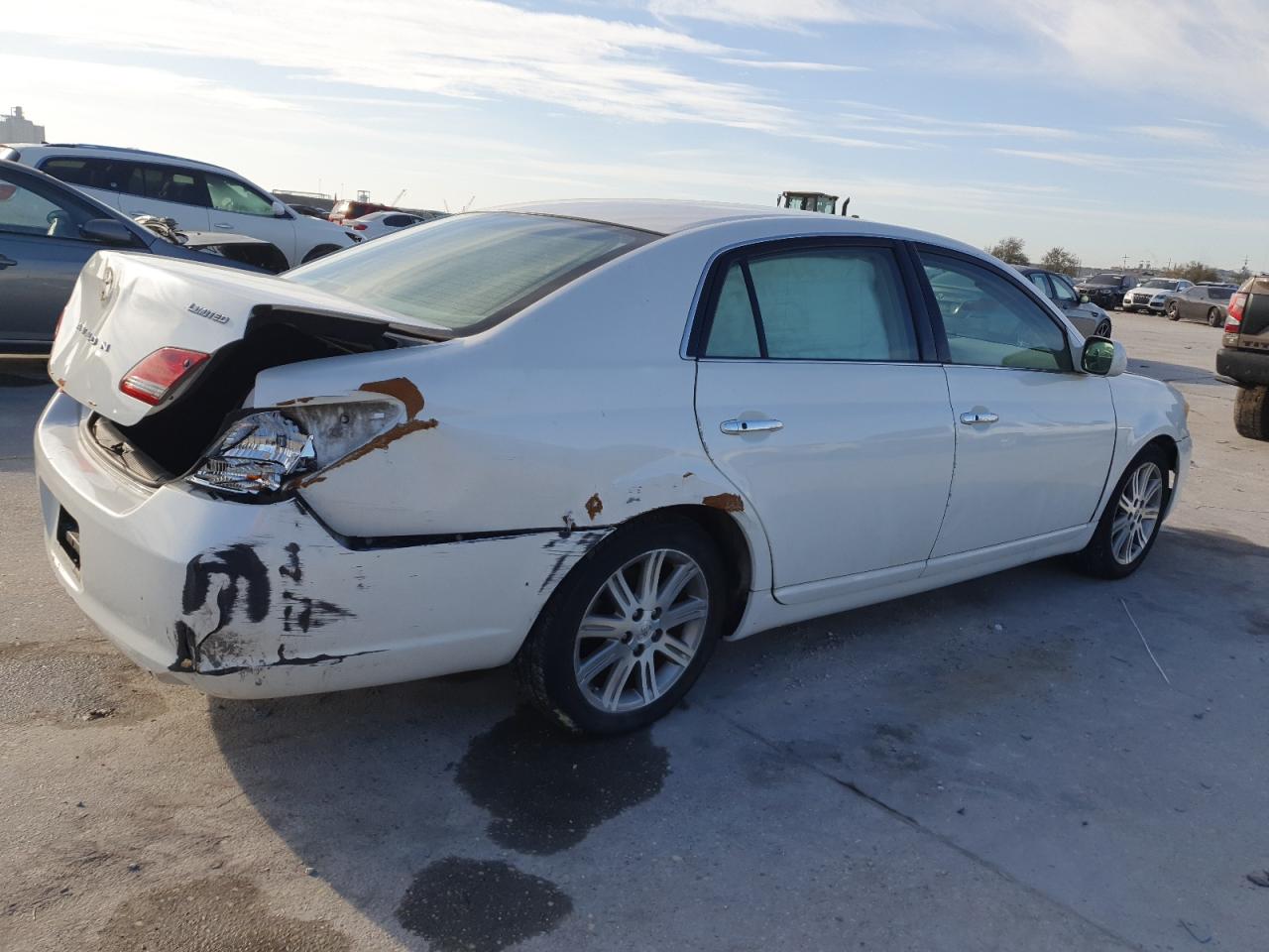 2008 Toyota Avalon - Image 3