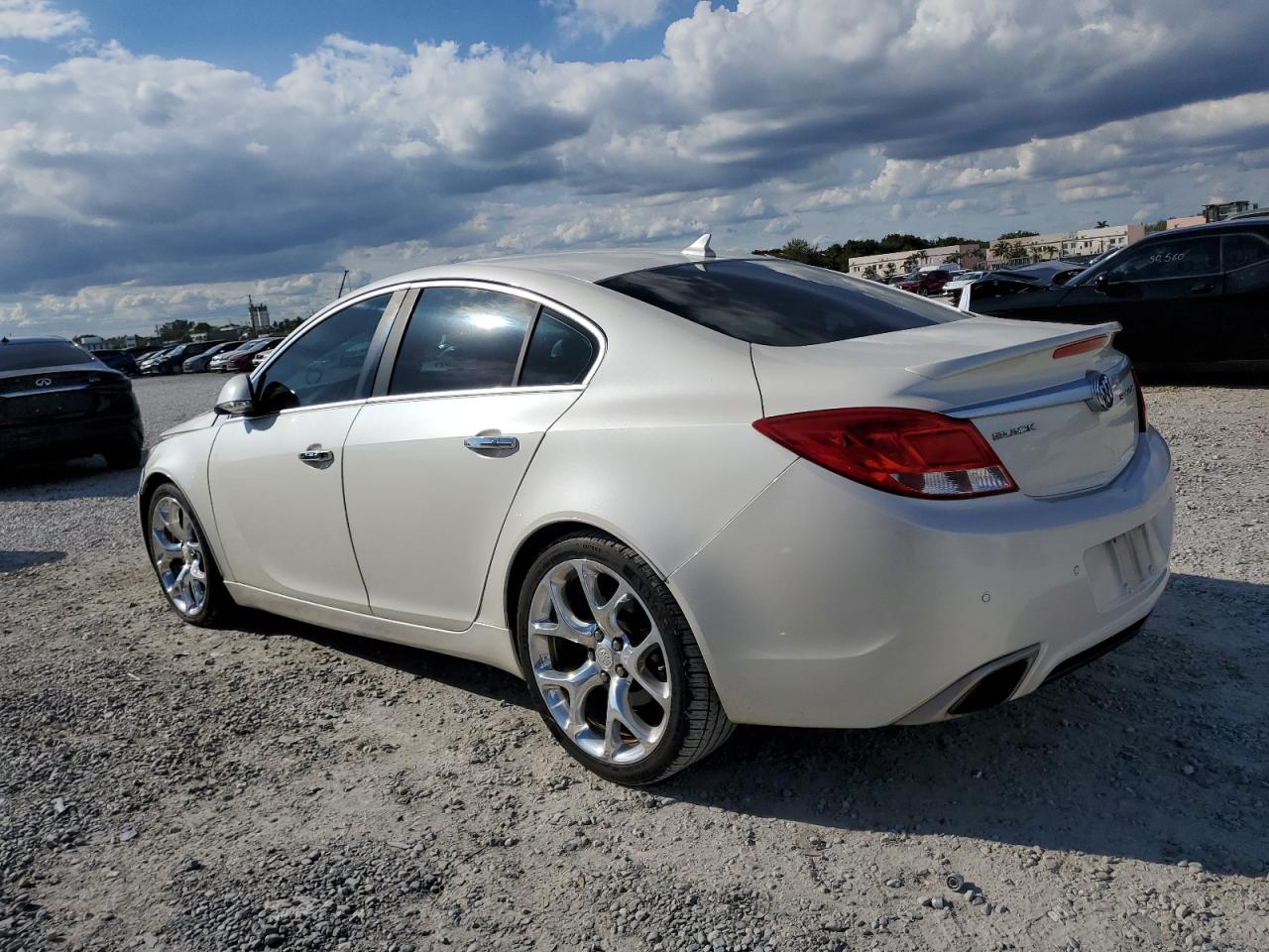 2013 Buick Regal - Image 2