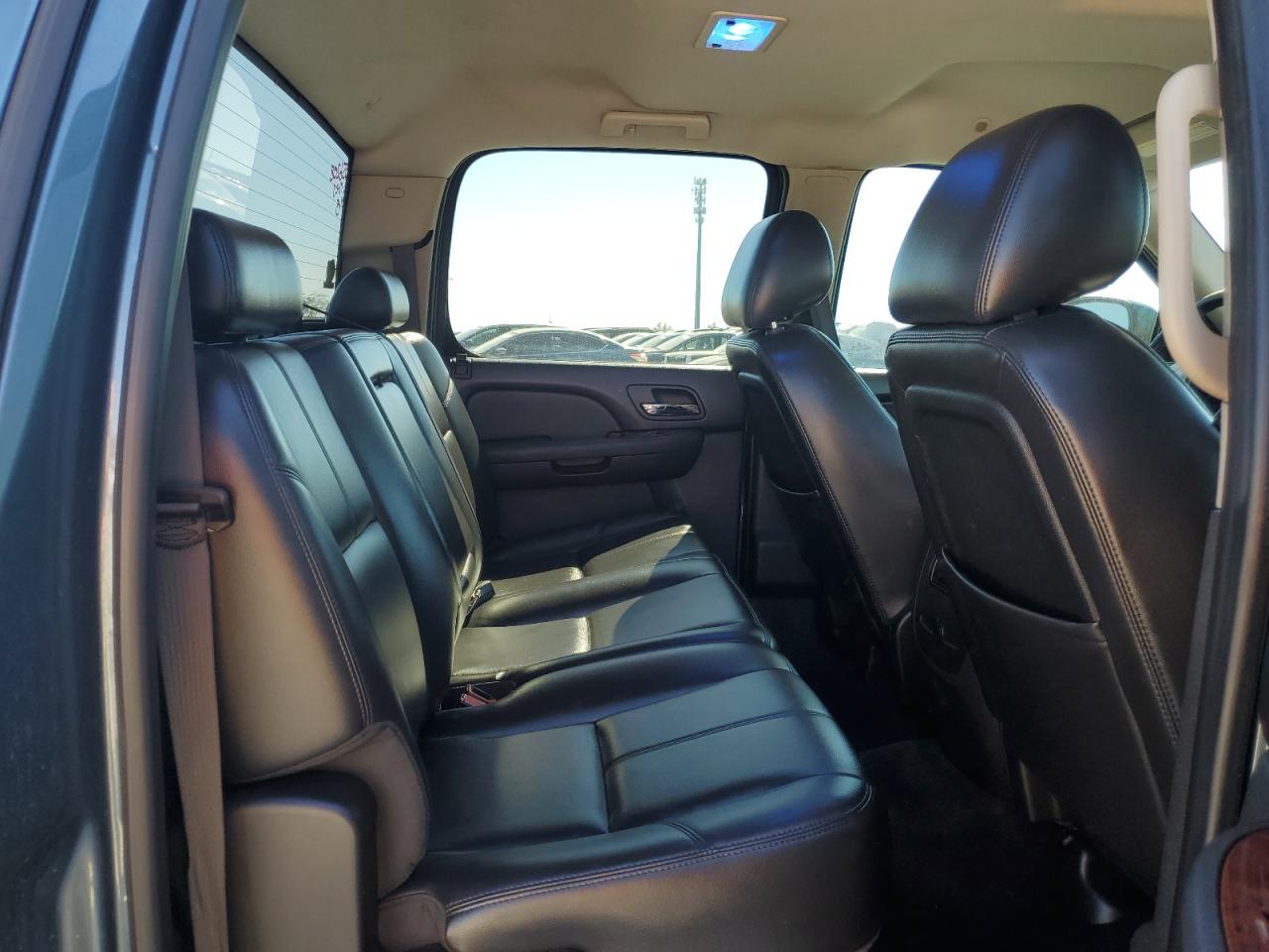 2010 Chevrolet Silverado - Image 12