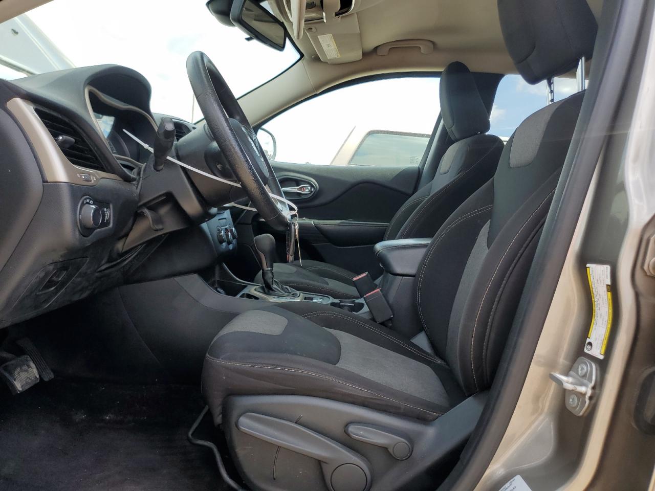2016 Jeep Grand Cherokee - Image 7