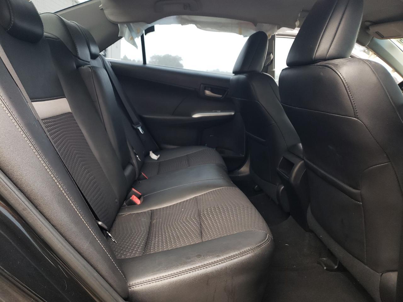 2014 Toyota Camry - Image 11