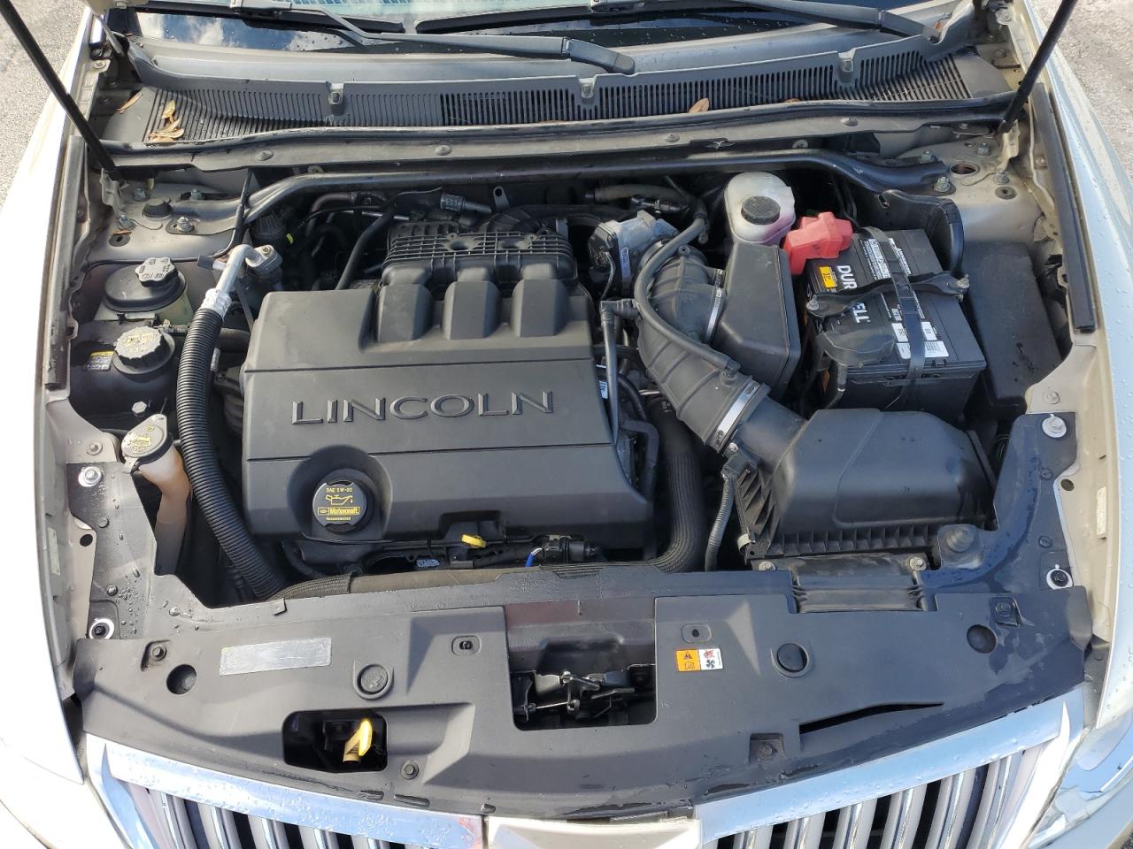 2011 Lincoln MKS - Image 11