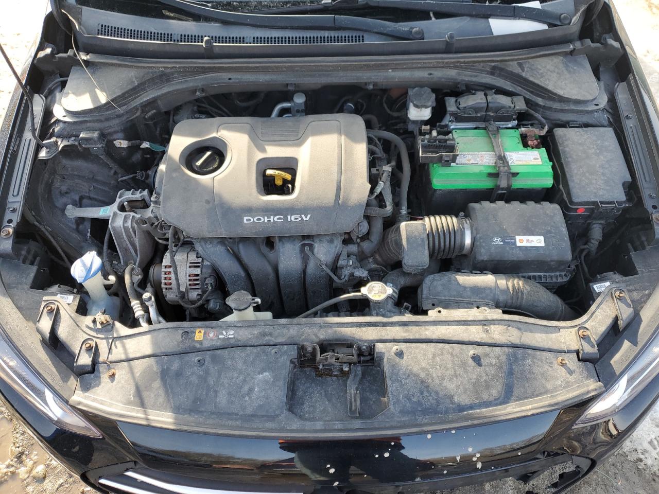 2017 Hyundai Elantra - Image 11