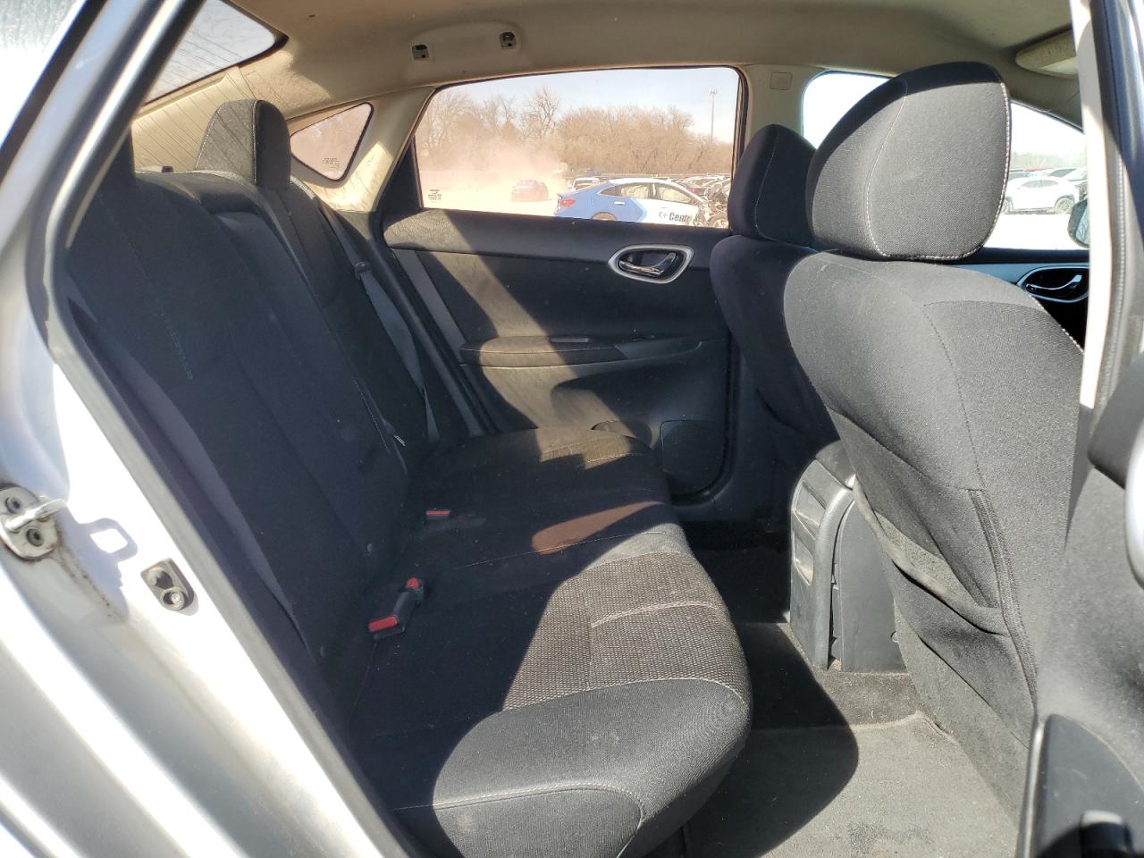 2015 Nissan Sentra - Image 10