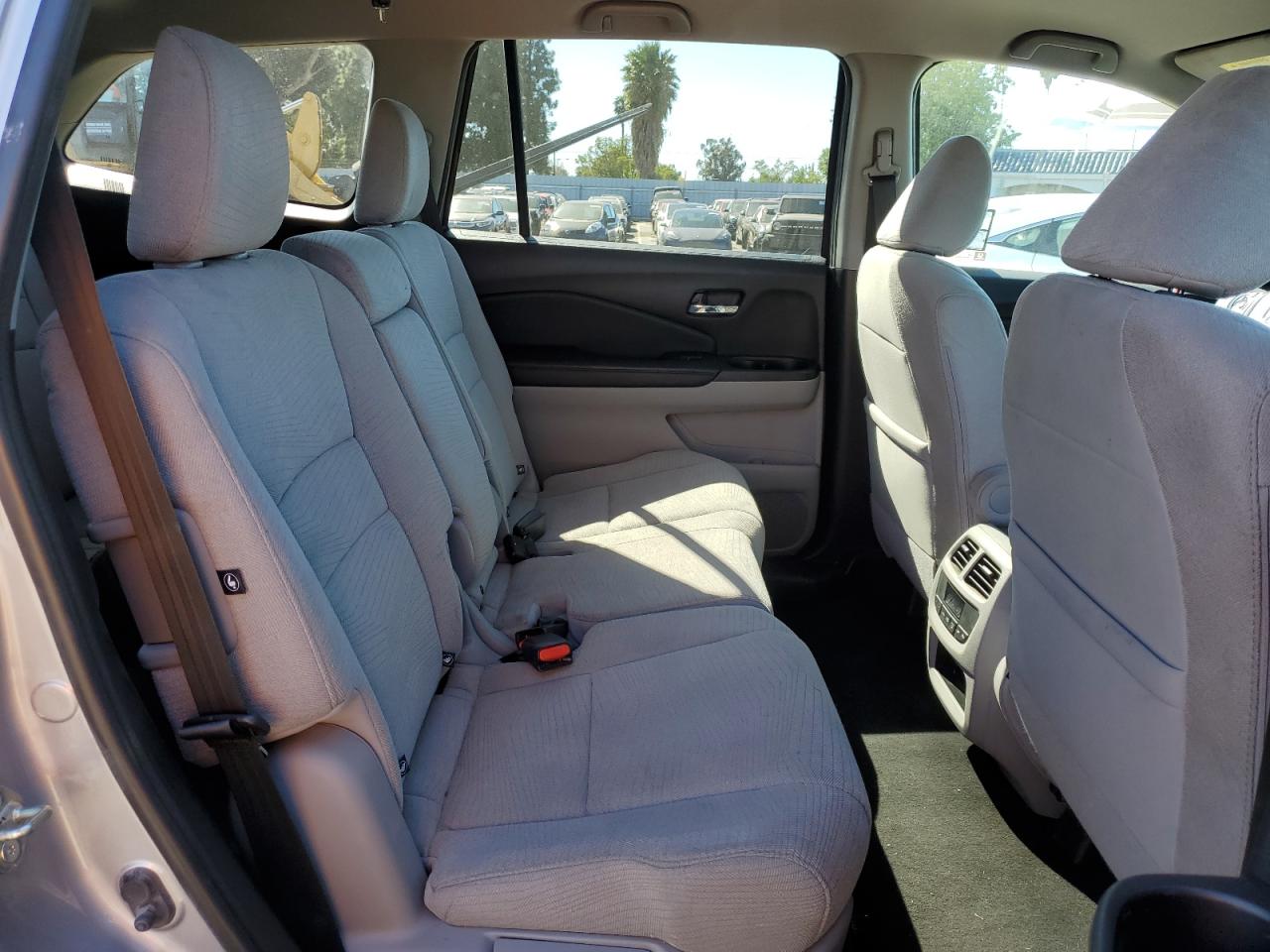 2018 Honda Pilot - Image 11