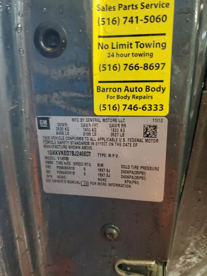 2011 GMC Acadia - Image 13