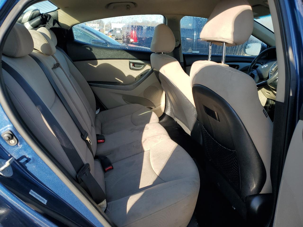 2014 Hyundai Elantra - Image 10