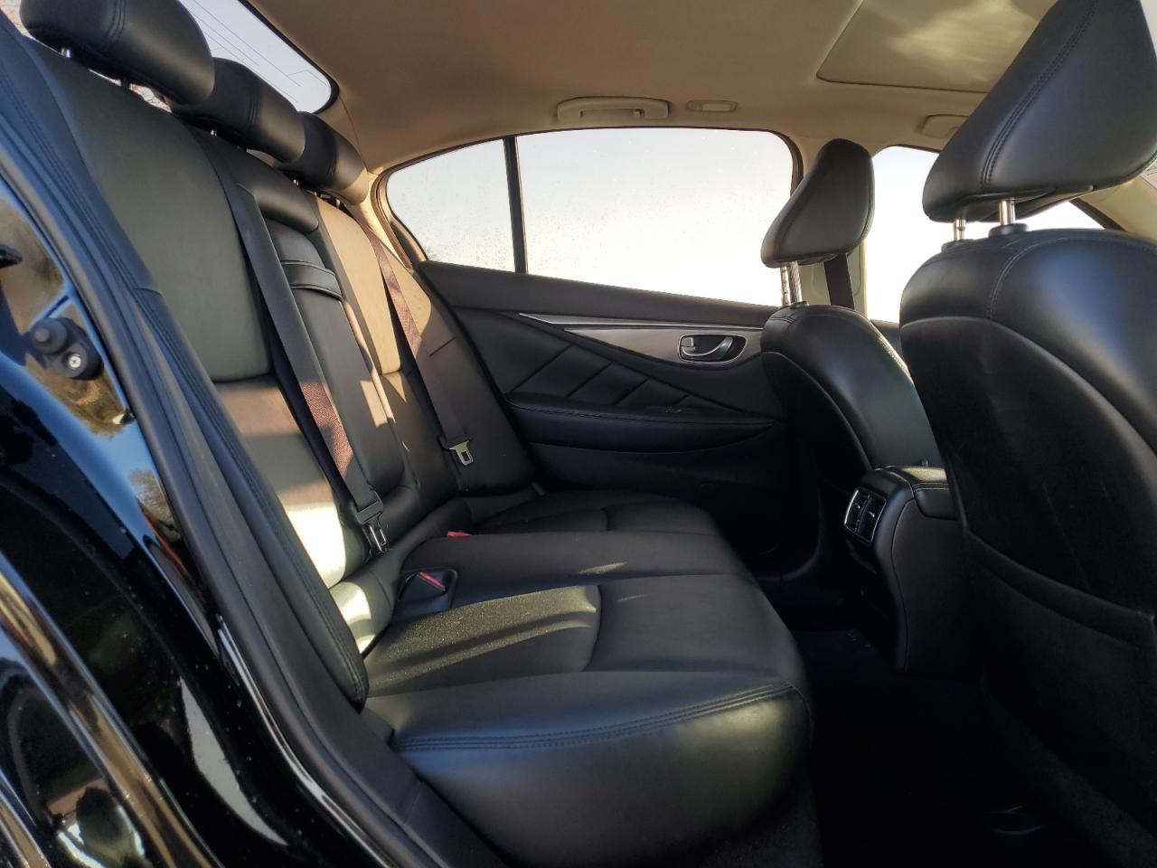 2015 Infiniti Q50 - Image 10