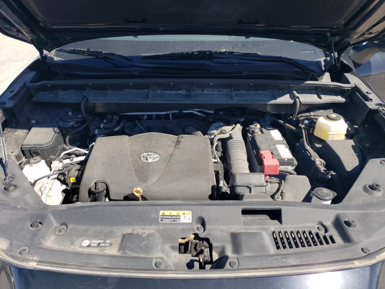 2021 Toyota Highlander - Image 12