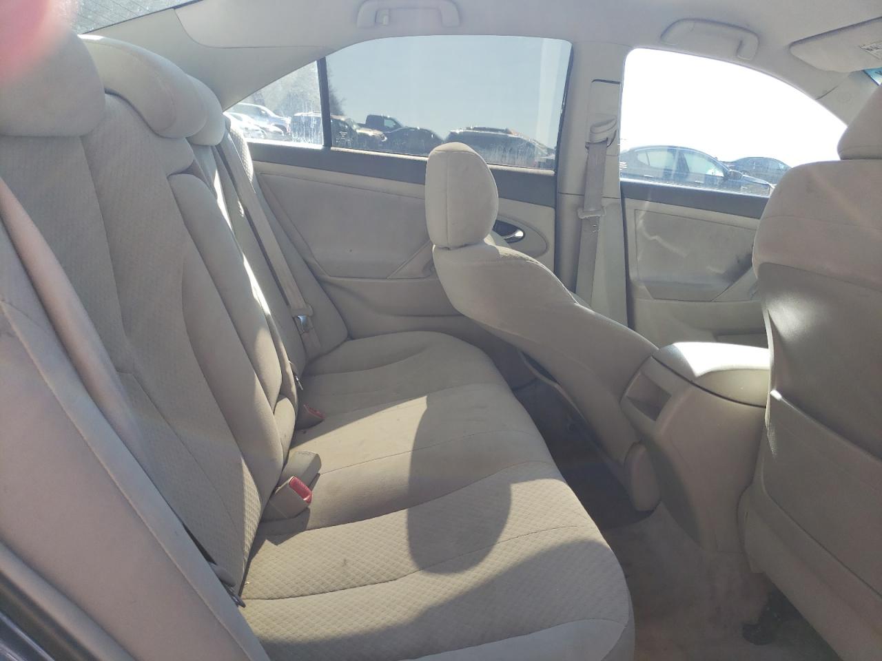 2009 Toyota Camry - Image 10