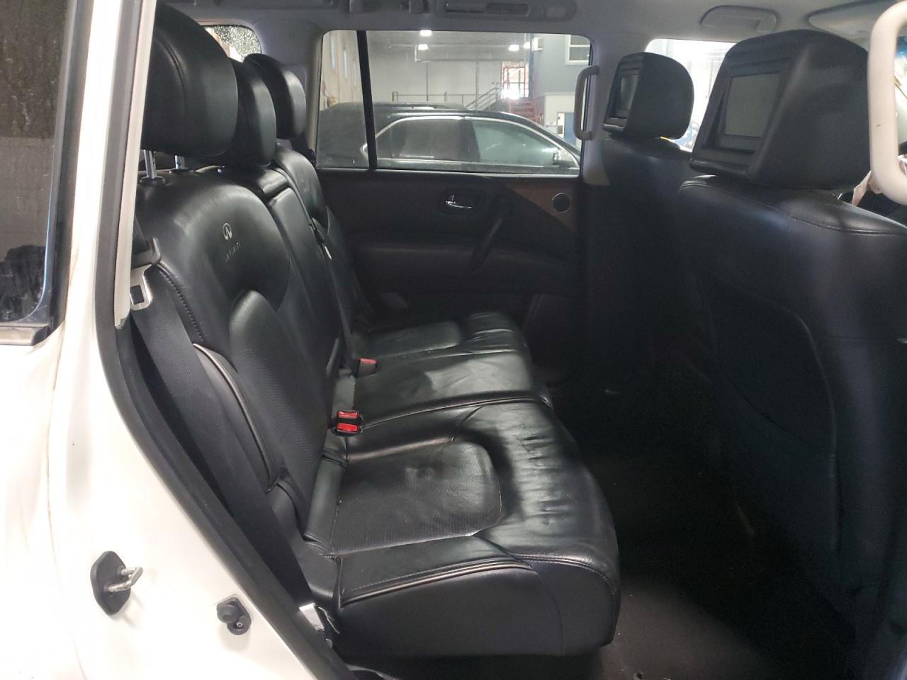 2014 Infiniti QX80 - Image 11