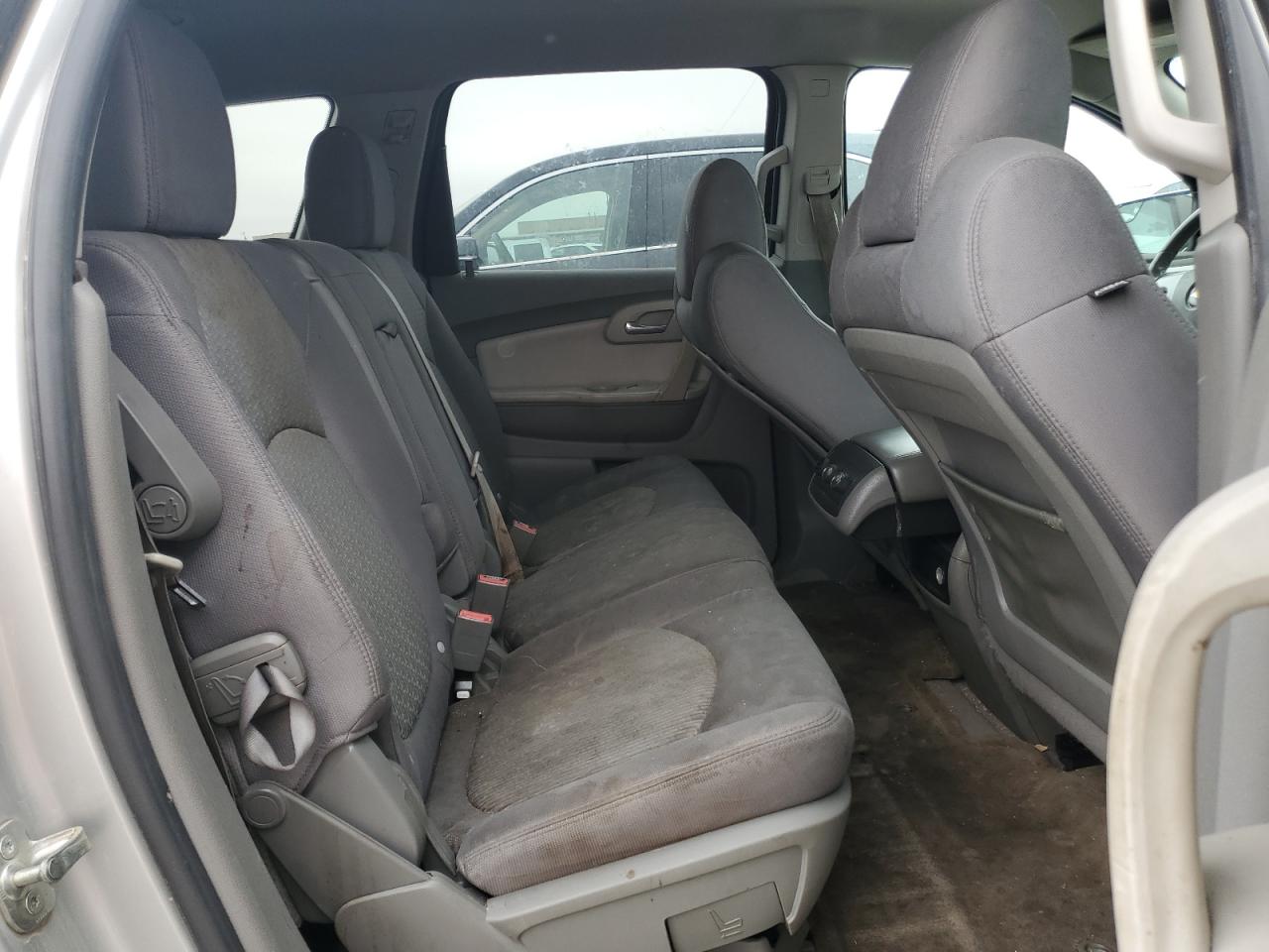 2011 Chevrolet Traverse - Image 11