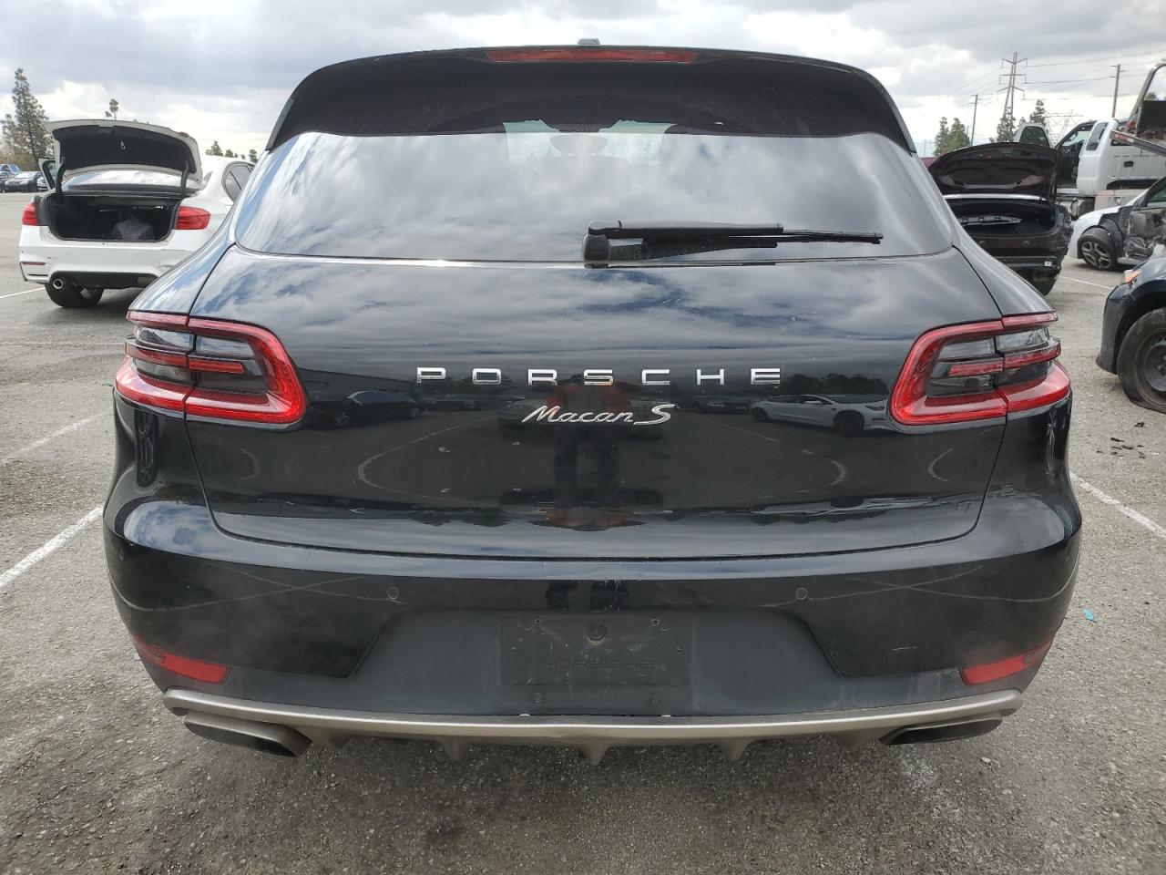 2017 Porsche Macan - Image 6