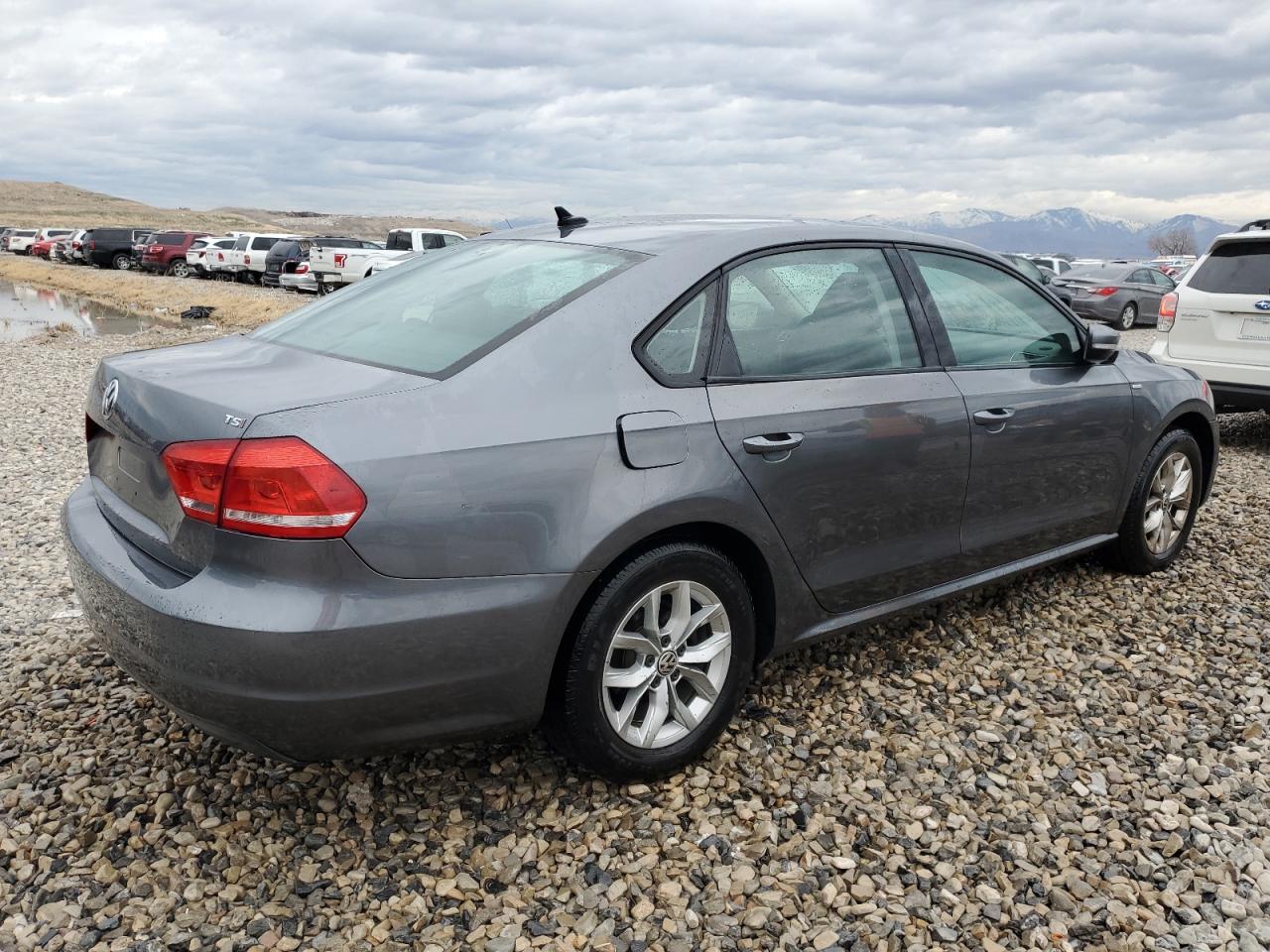 2015 Volkswagen Passat - Image 3