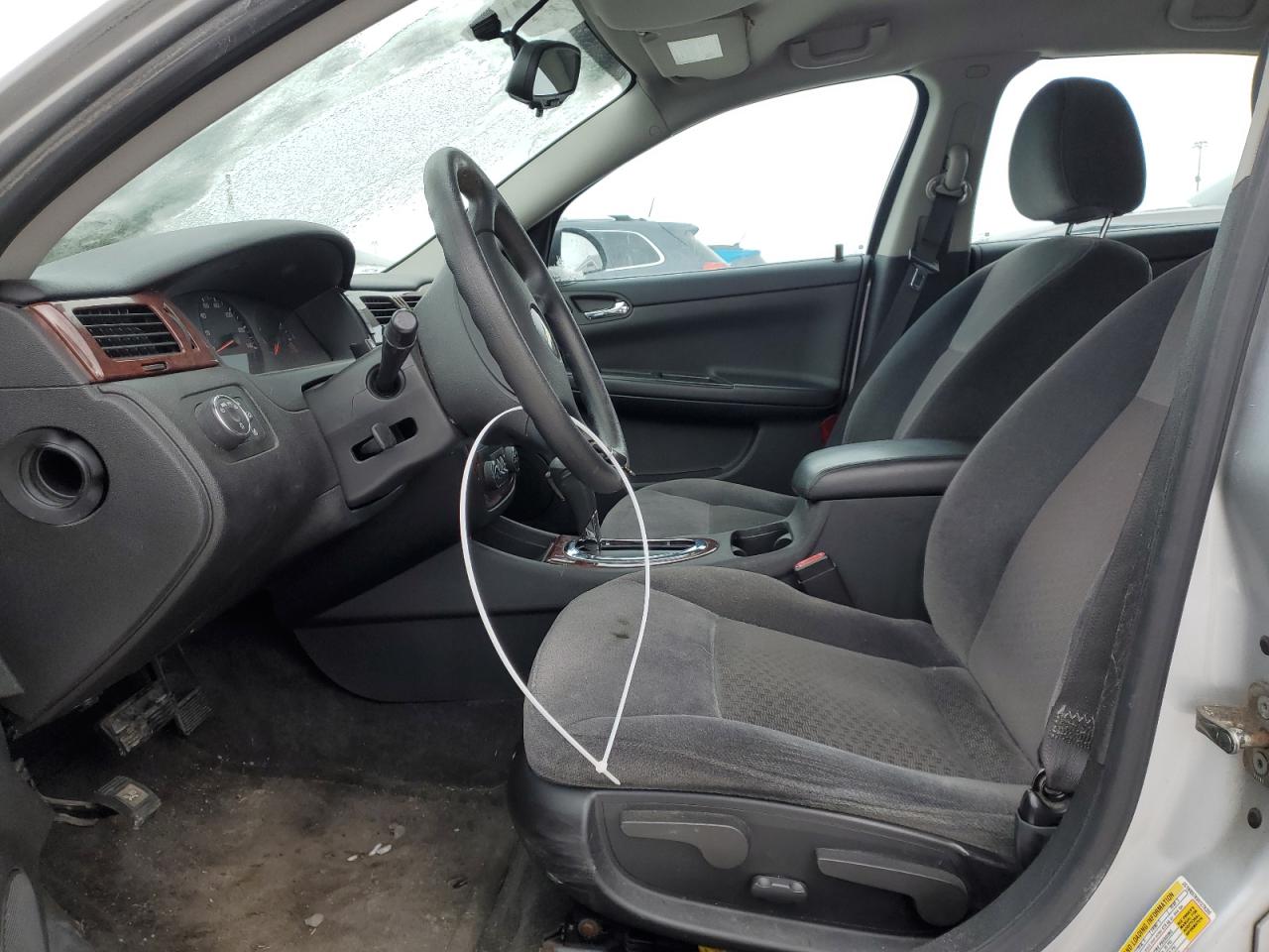 2009 Chevrolet Impala - Image 7