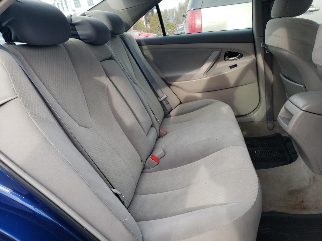 2009 Toyota Camry - Image 10