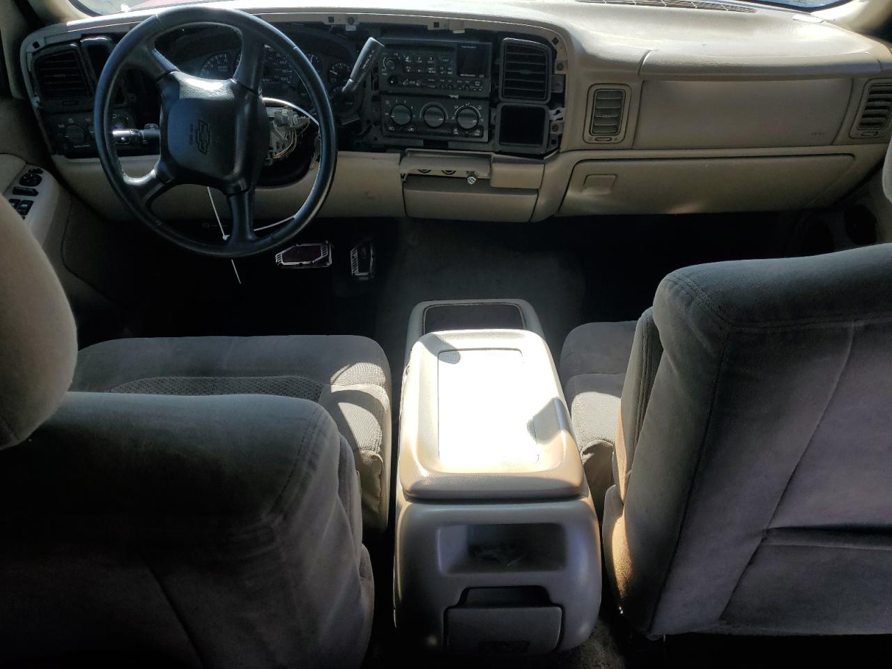2002 Chevrolet Tahoe - Image 8