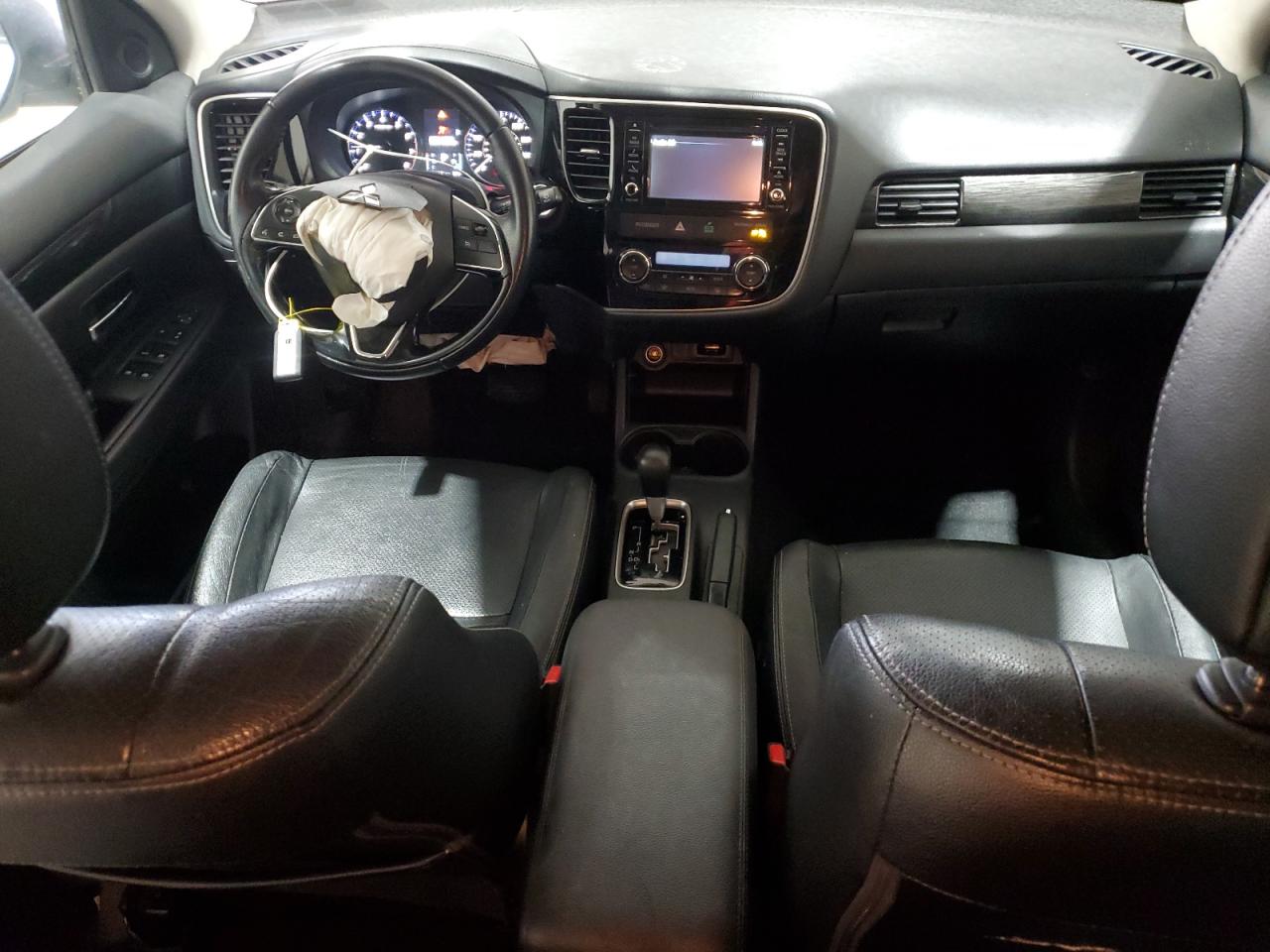 2016 Mitsubishi Outlander - Image 8