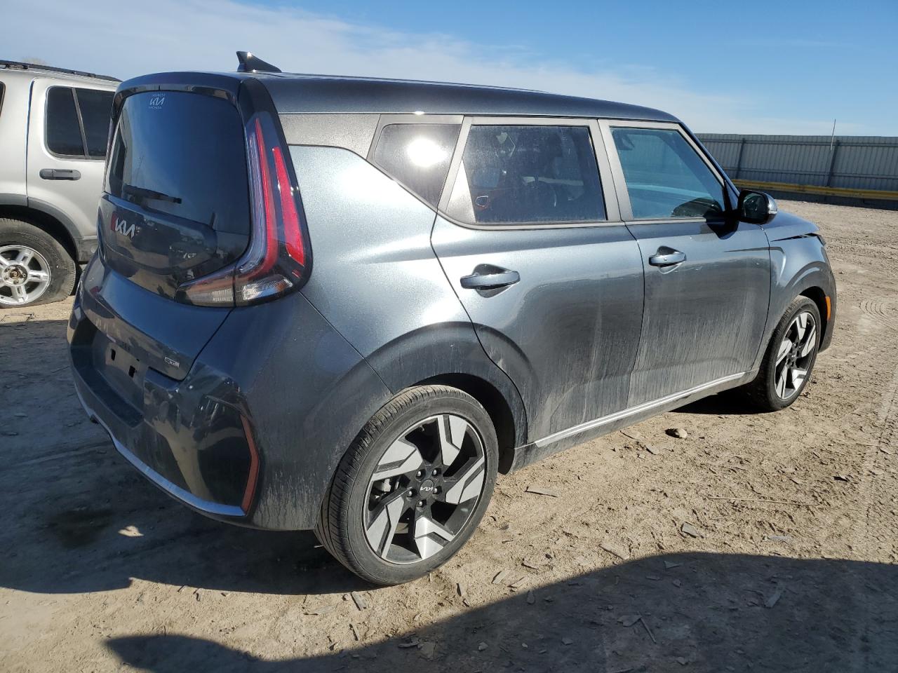2023 Kia Soul - Image 3