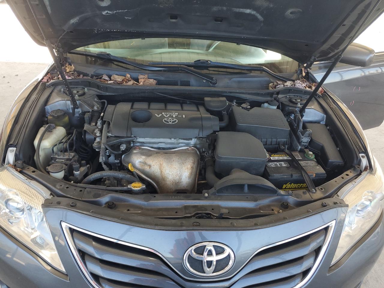 2010 Toyota Camry - Image 11