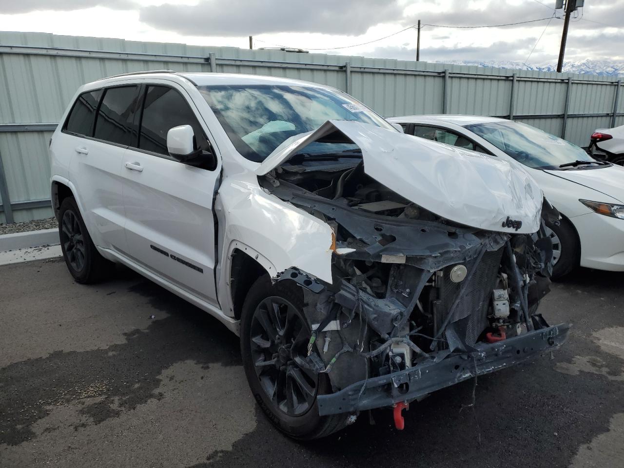2020 Jeep Grand Cherokee - Image 4