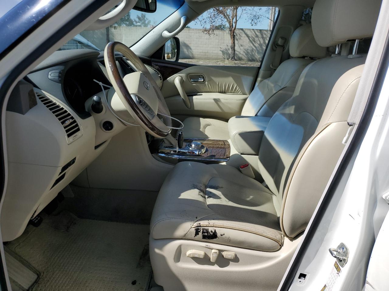 2015 Infiniti QX80 - Image 7